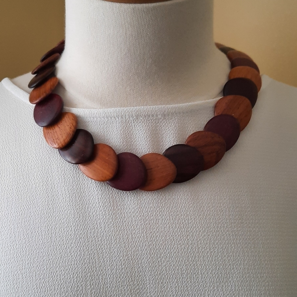 Wooden statement necklace - Picture 1 of 3